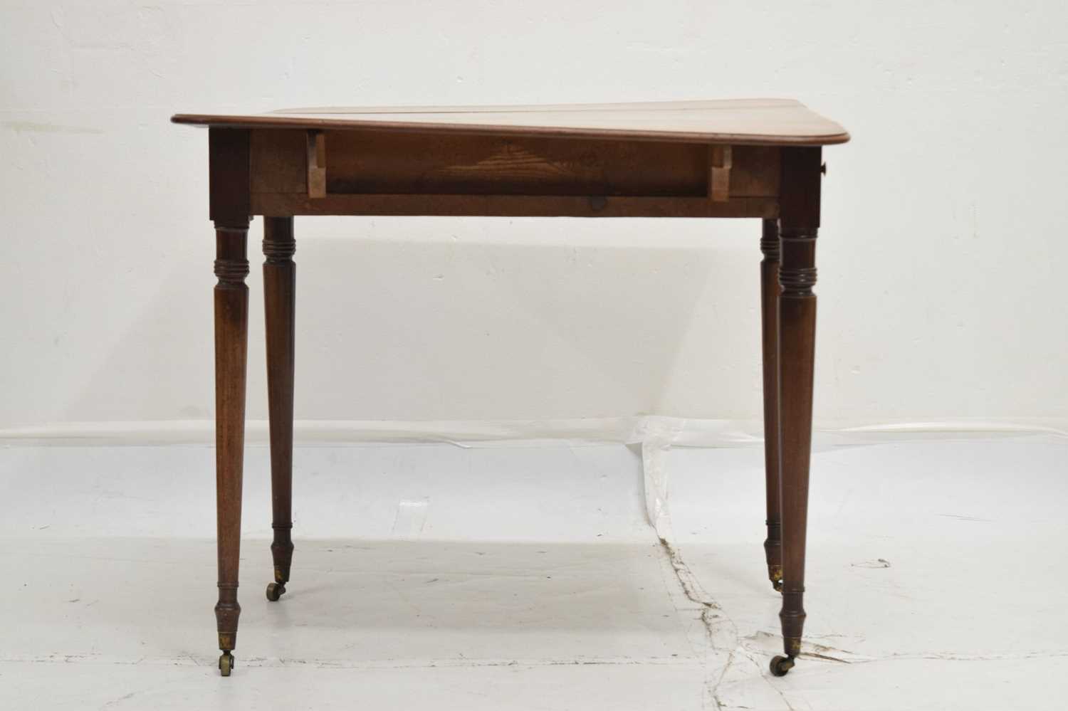 Early 19th century mahogany Pembroke table - Image 5 of 7