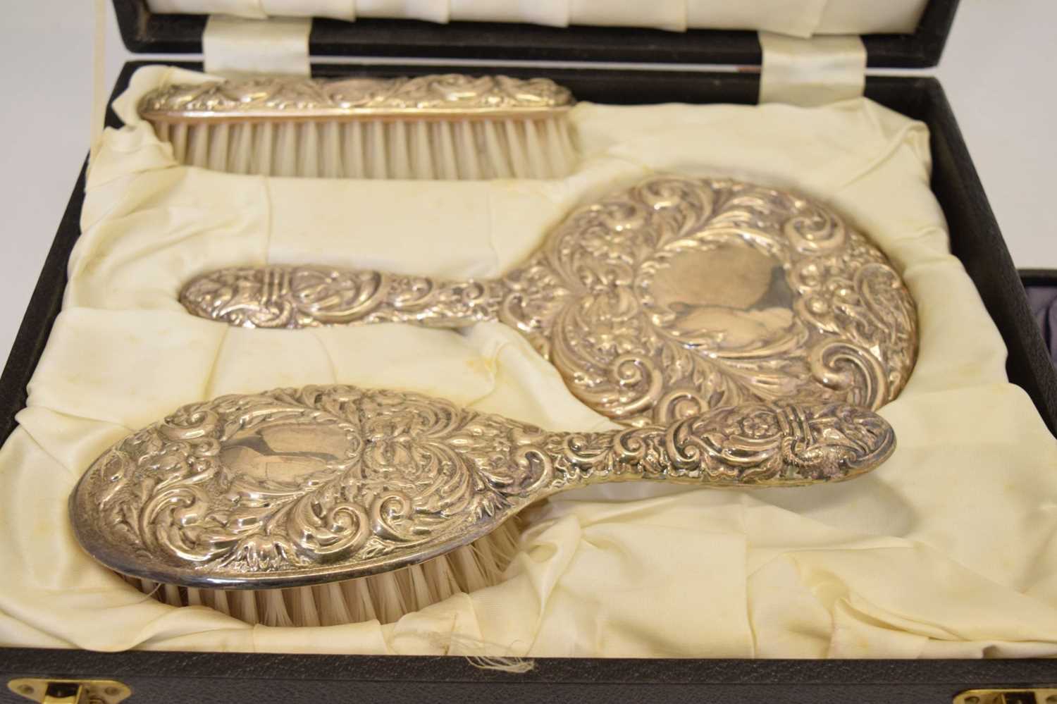 Cased Elizabeth II silver-backed dressing table set, and a silver handled shoe horn and button hook - Image 4 of 9