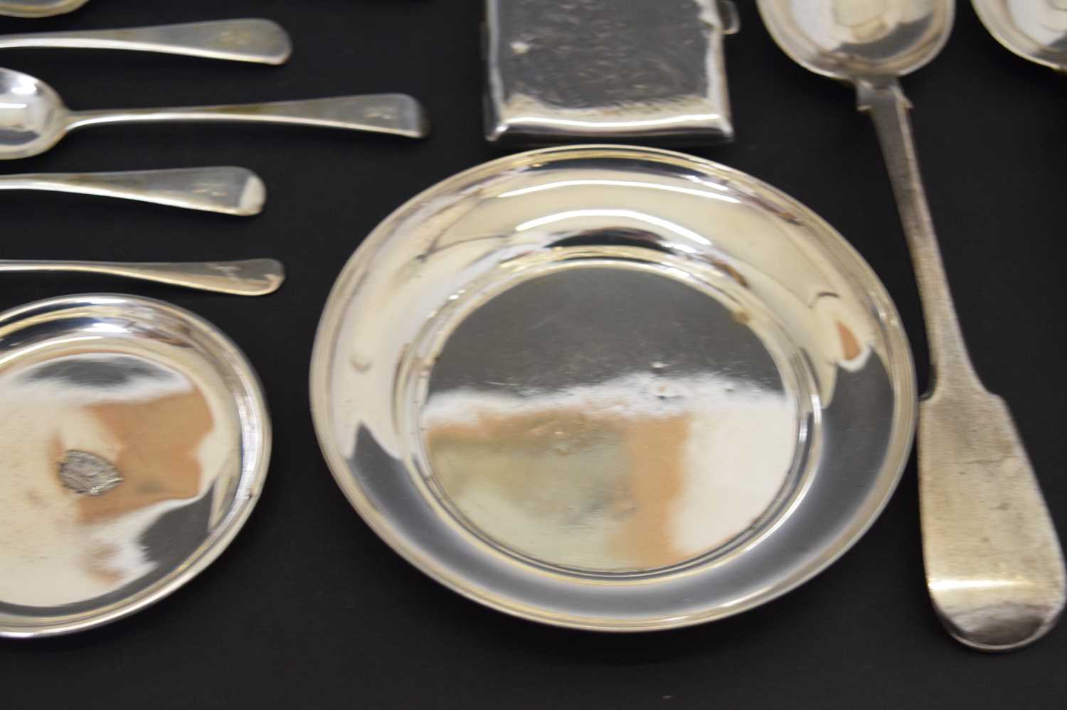 Quantity of silver to include two silver Fiddle pattern tablespoons, etc - Image 7 of 11