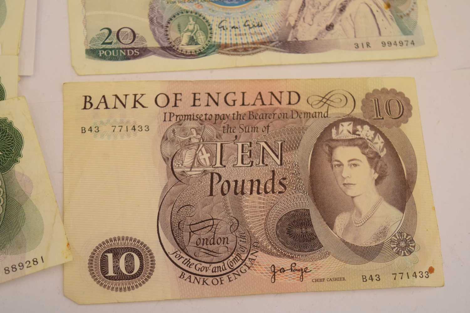 Collection of Elizabeth II Bank of England banknotes - Image 6 of 10