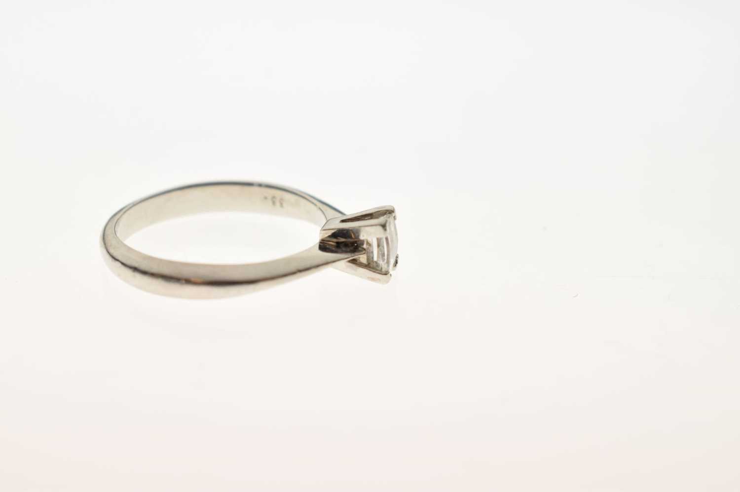 Platinum solitaire diamond ring - Image 4 of 6