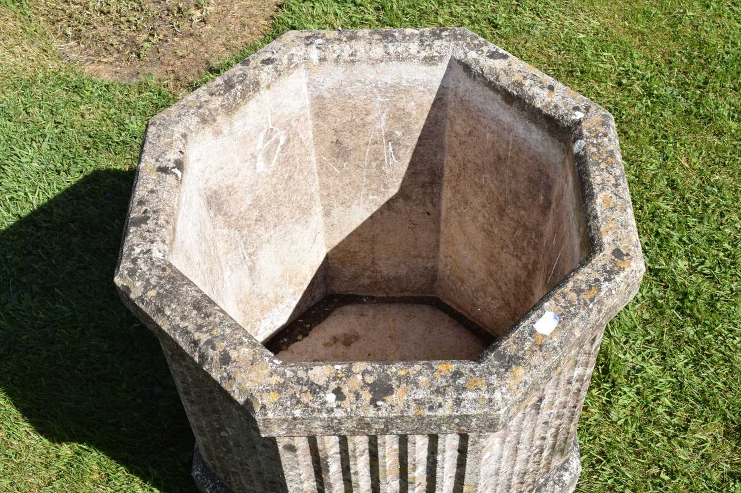 Octagonal composition stone garden planter - Image 4 of 5