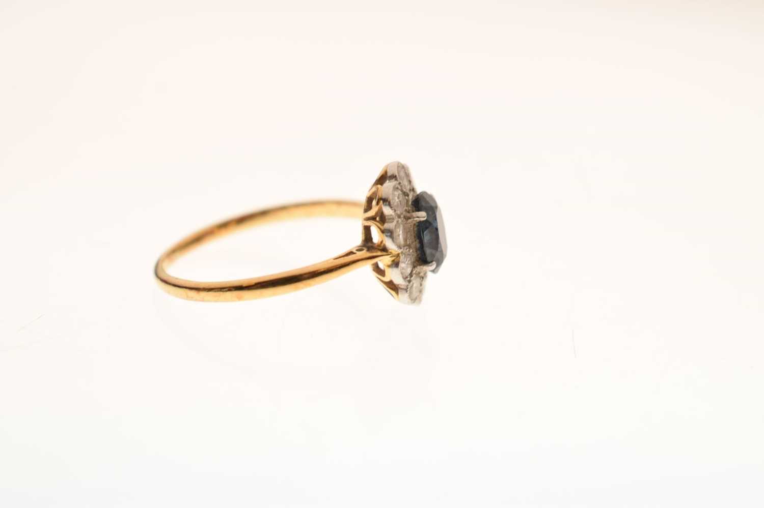 Sapphire and diamond '18ct & Plat' cluster ring - Bild 4 aus 6