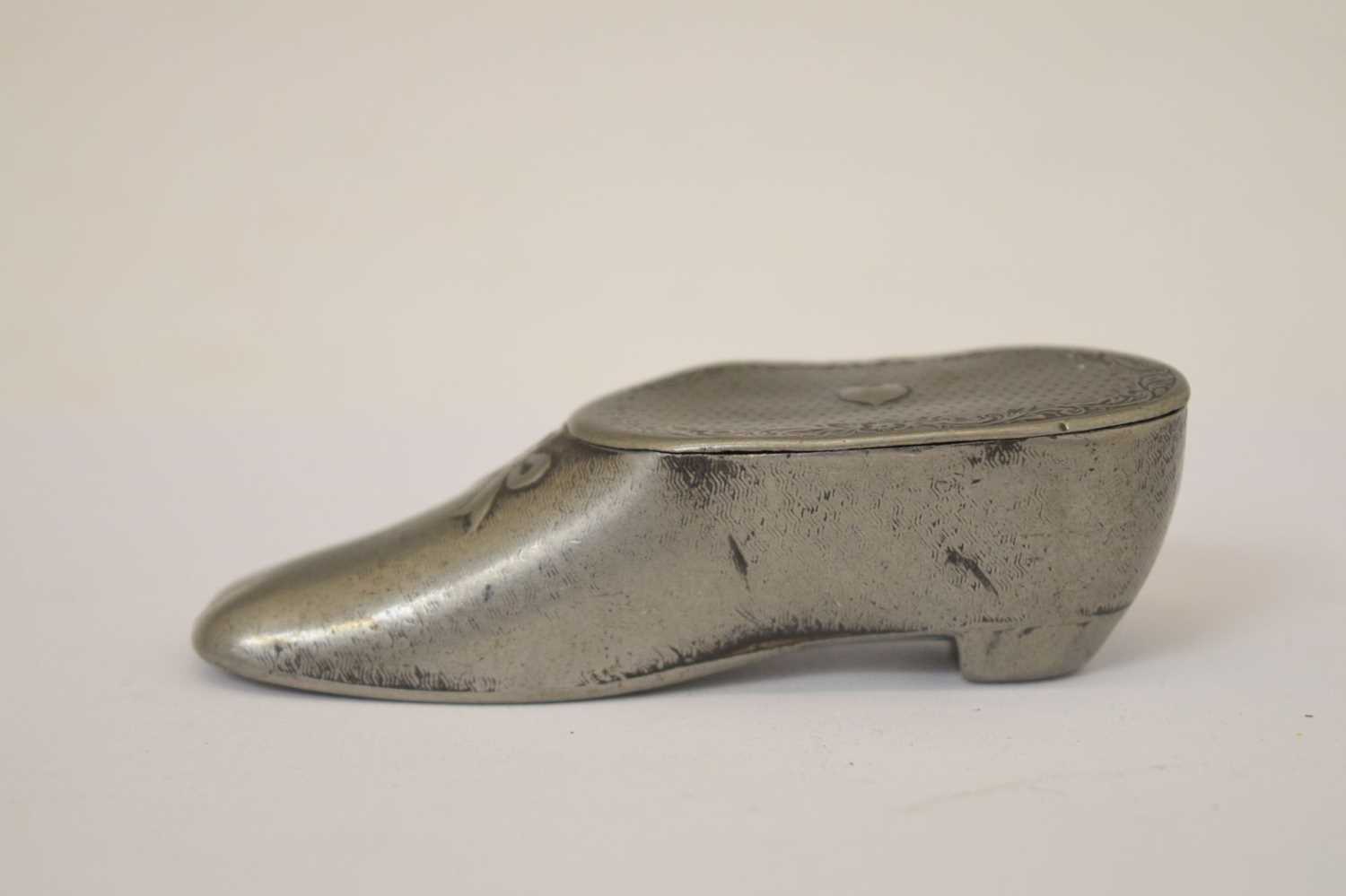 Pair of 19th century silver plated shoe-form snuff boxes - Image 12 of 16