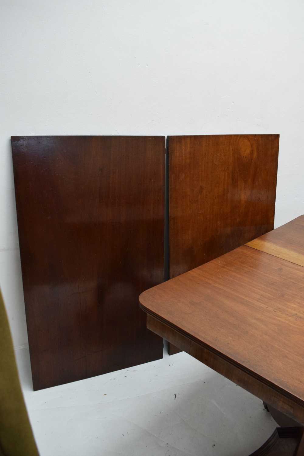 Late Georgian mahogany twin pillar extending dining table - Image 9 of 10