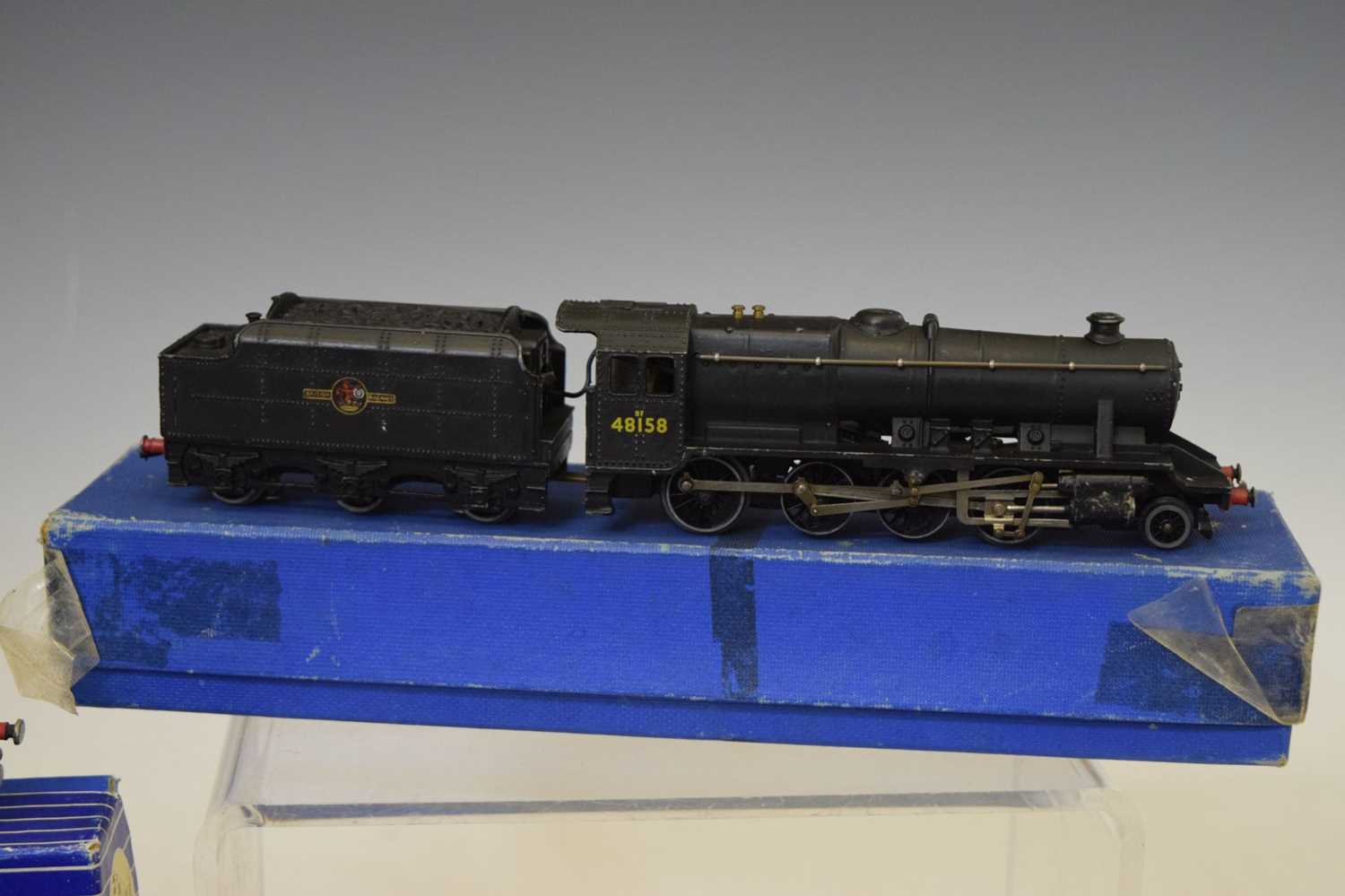 Hornby Dublo - Three boxed 00 gauge railway trainset locomotives and signal - Image 5 of 10