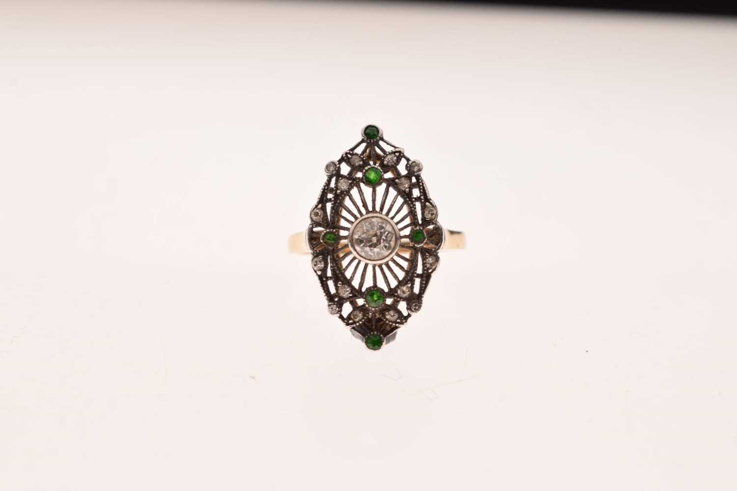 Art Deco diamond and green stone marquise-shaped cluster ring - Image 6 of 6