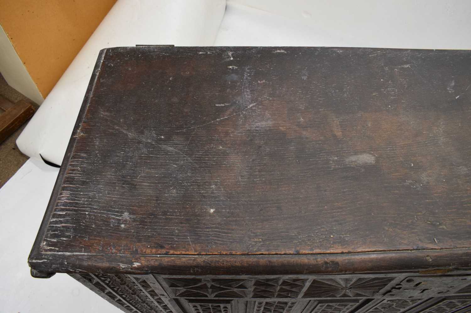 17th century oak chip-carved coffer or bedding chest - Image 3 of 21