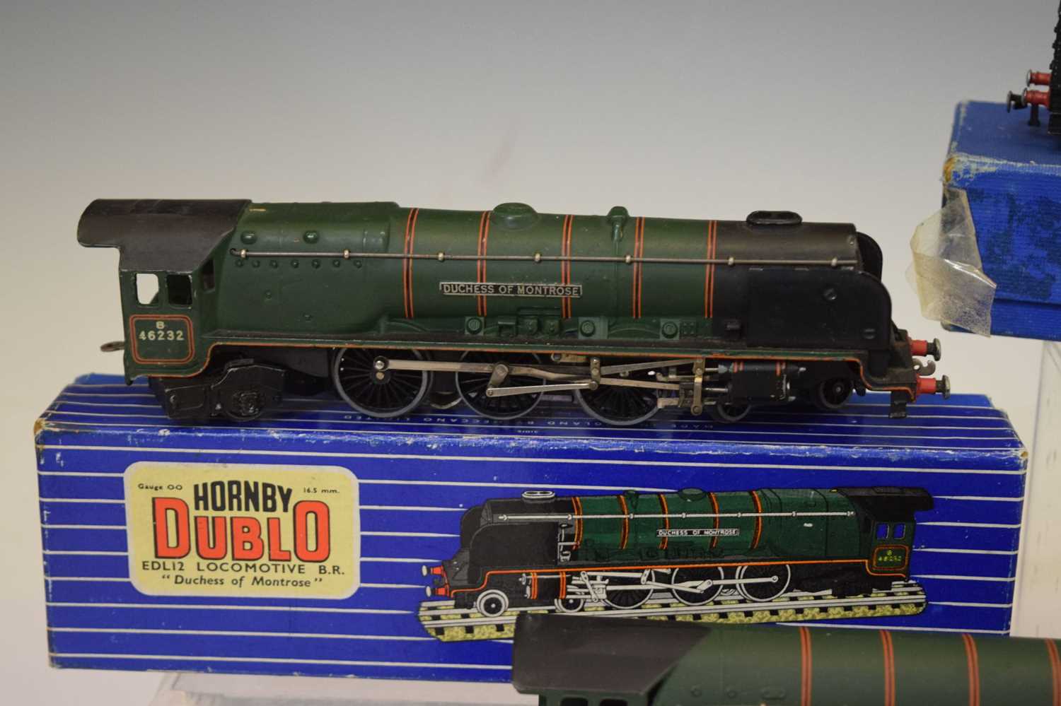 Hornby Dublo - Three boxed 00 gauge railway trainset locomotives and signal - Image 6 of 10