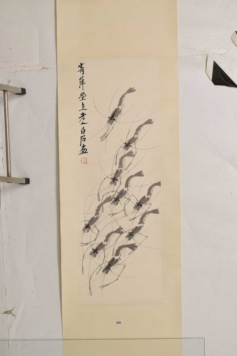 Manner of Qi Baishi (1864 - 1957) - Chinese watercolour scroll, nine shrimps or crayfish - Image 17 of 18