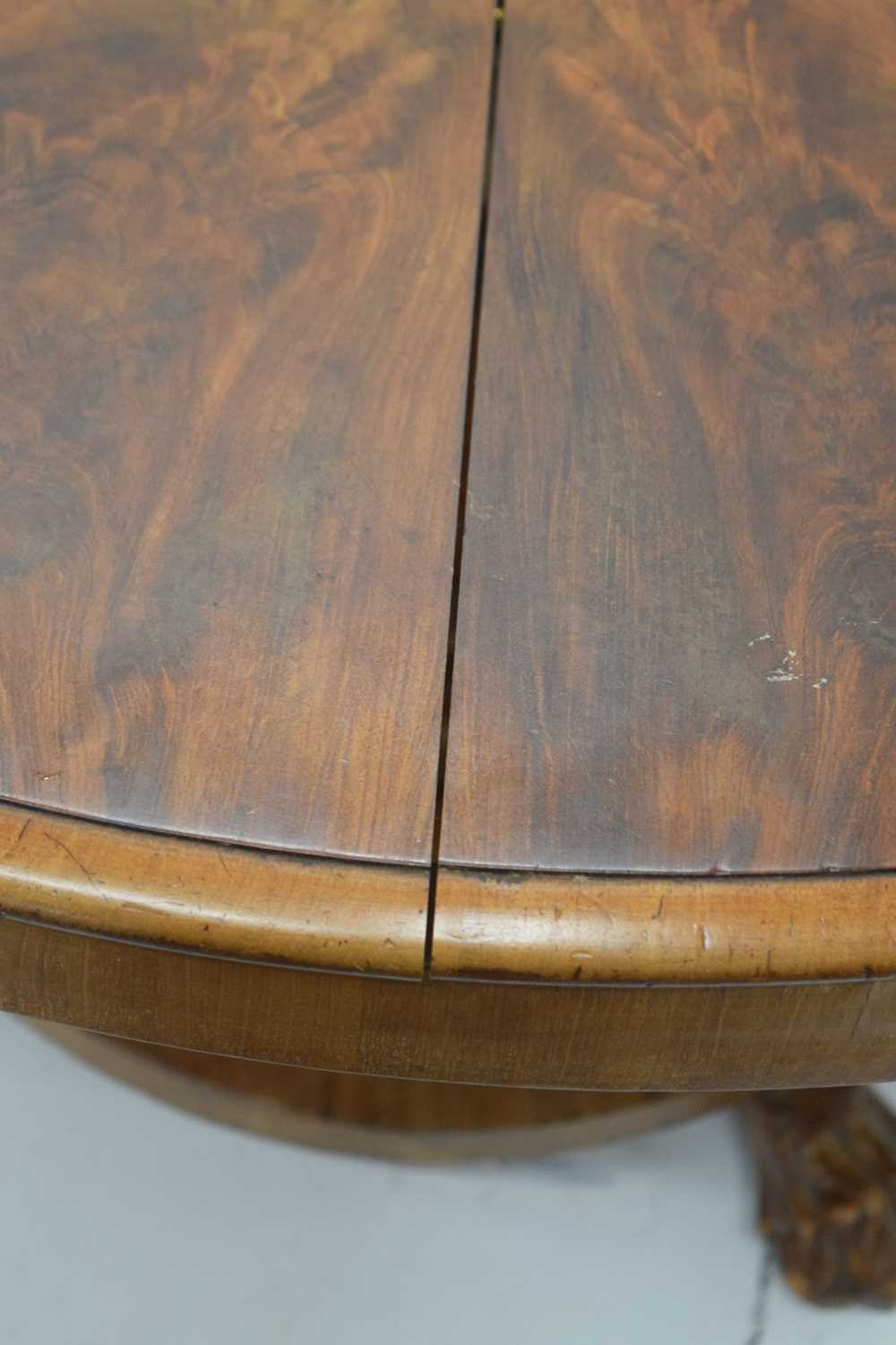 Early Victorian mahogany tilt-top breakfast or centre table - Image 3 of 9