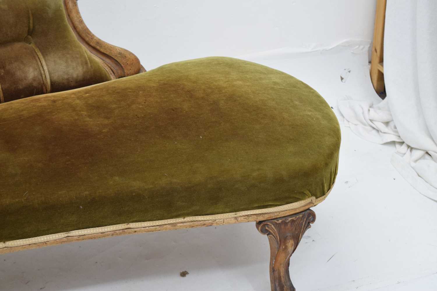 Victorian button back chaise longue - Image 4 of 8