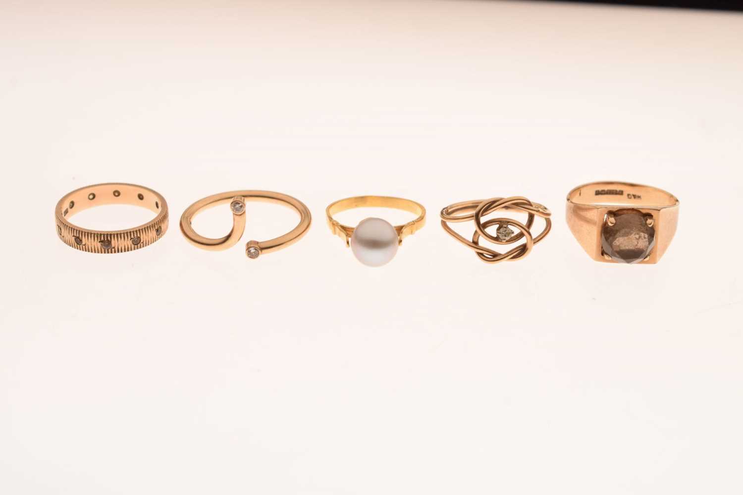Five 9ct gold dress rings - Image 2 of 5