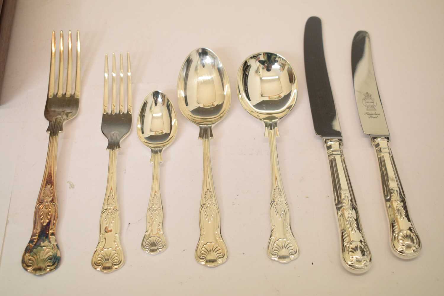 Cased canteen of silver plated Kings pattern cutlery - Image 2 of 4