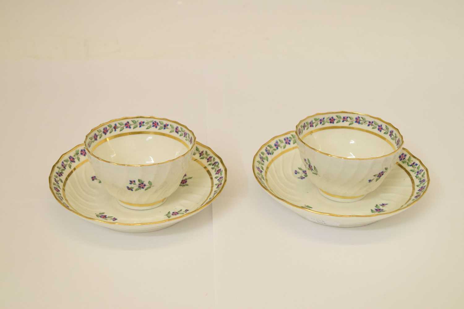 Pair of late 18th century New Hall-style spirally-fluted tea bowls and saucers - Image 4 of 10