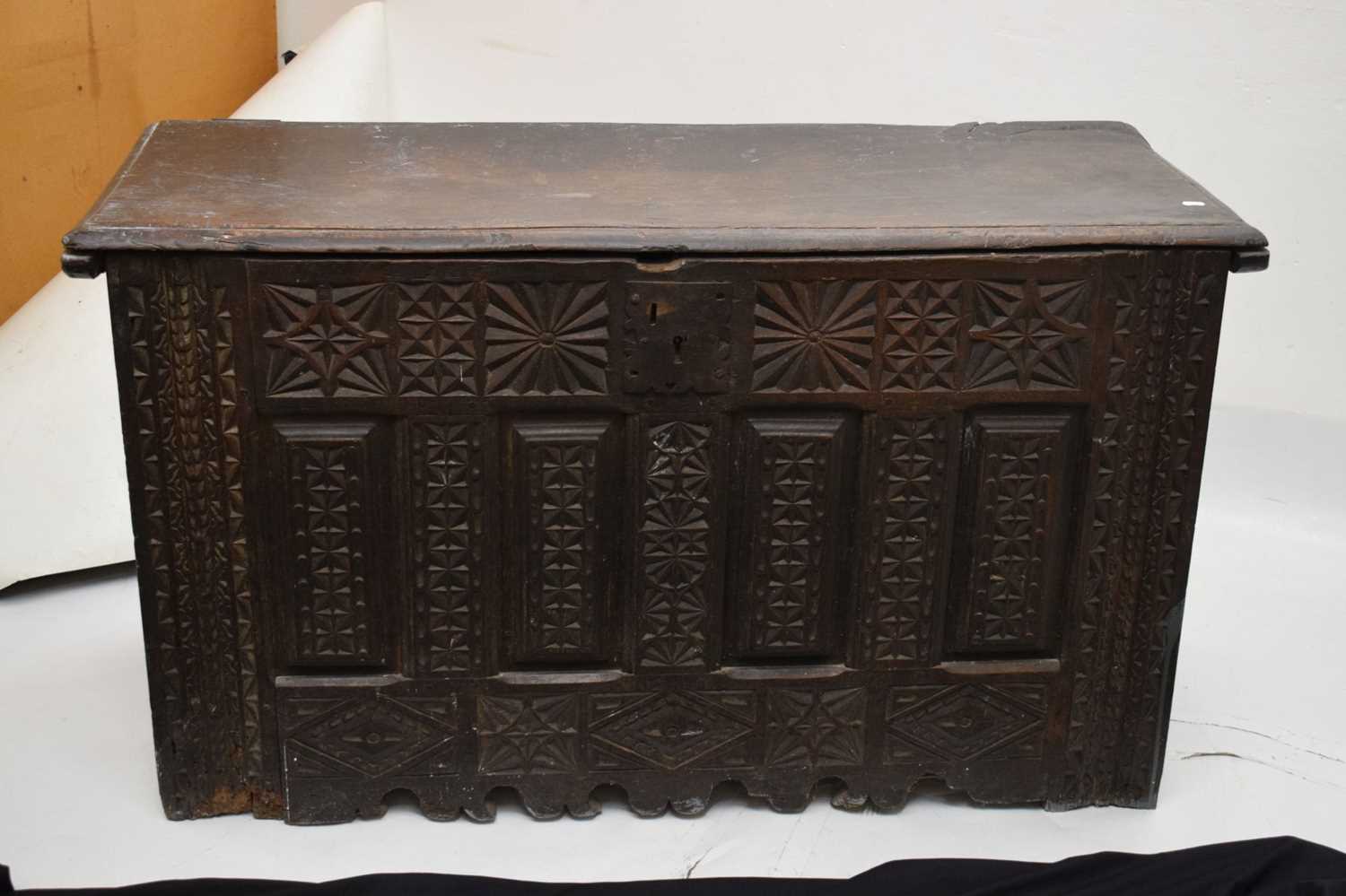 17th century oak chip-carved coffer or bedding chest - Image 2 of 21