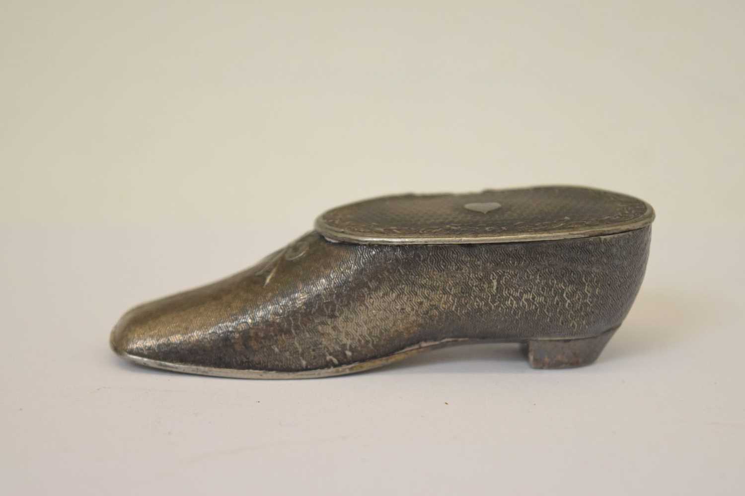 Pair of 19th century silver plated shoe-form snuff boxes - Image 7 of 16