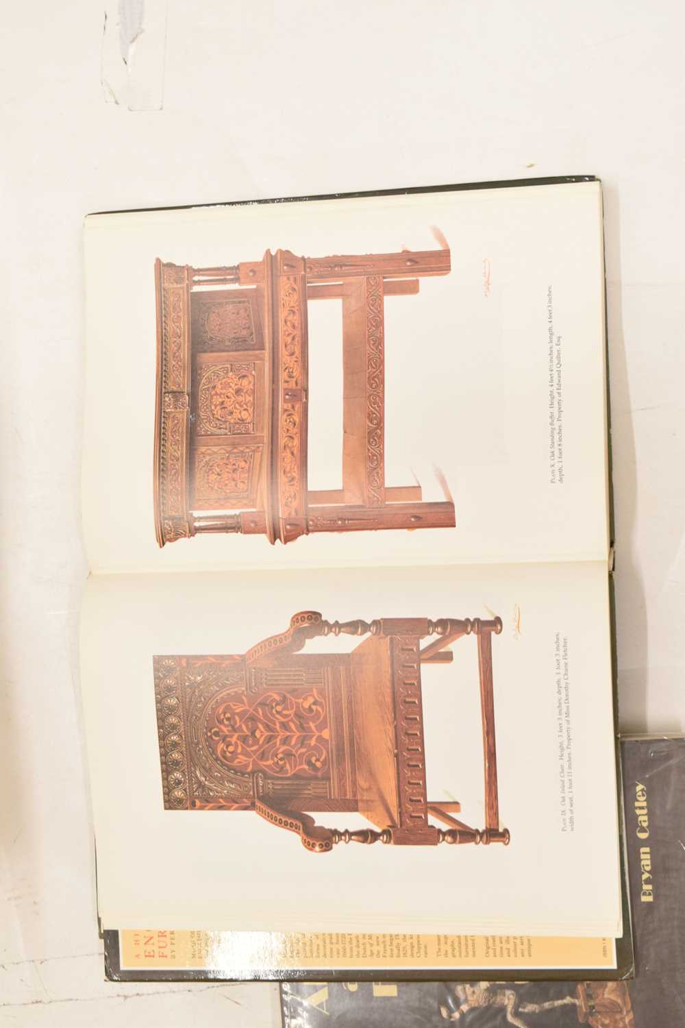 Quantity of books relating to antiques and collecting - Image 10 of 11