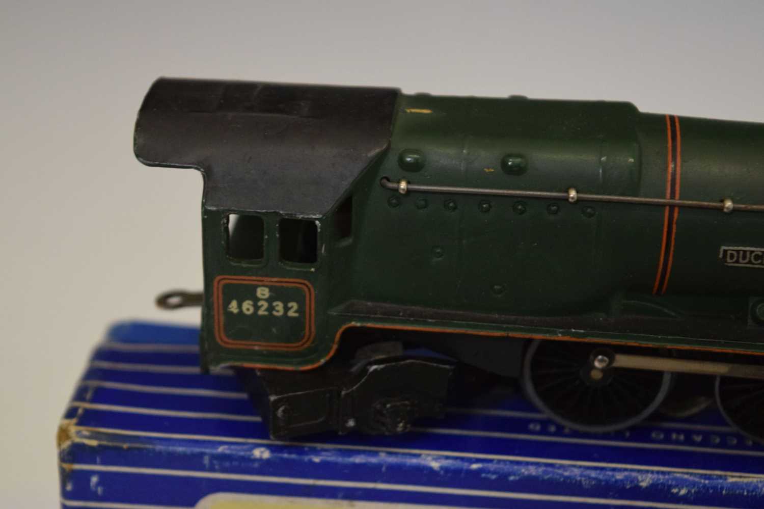 Hornby Dublo - Three boxed 00 gauge railway trainset locomotives and signal - Image 7 of 10