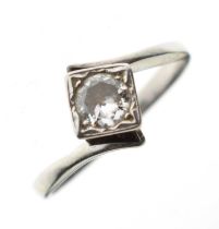 Diamond solitaire crossover ring, 0.33ct approx.