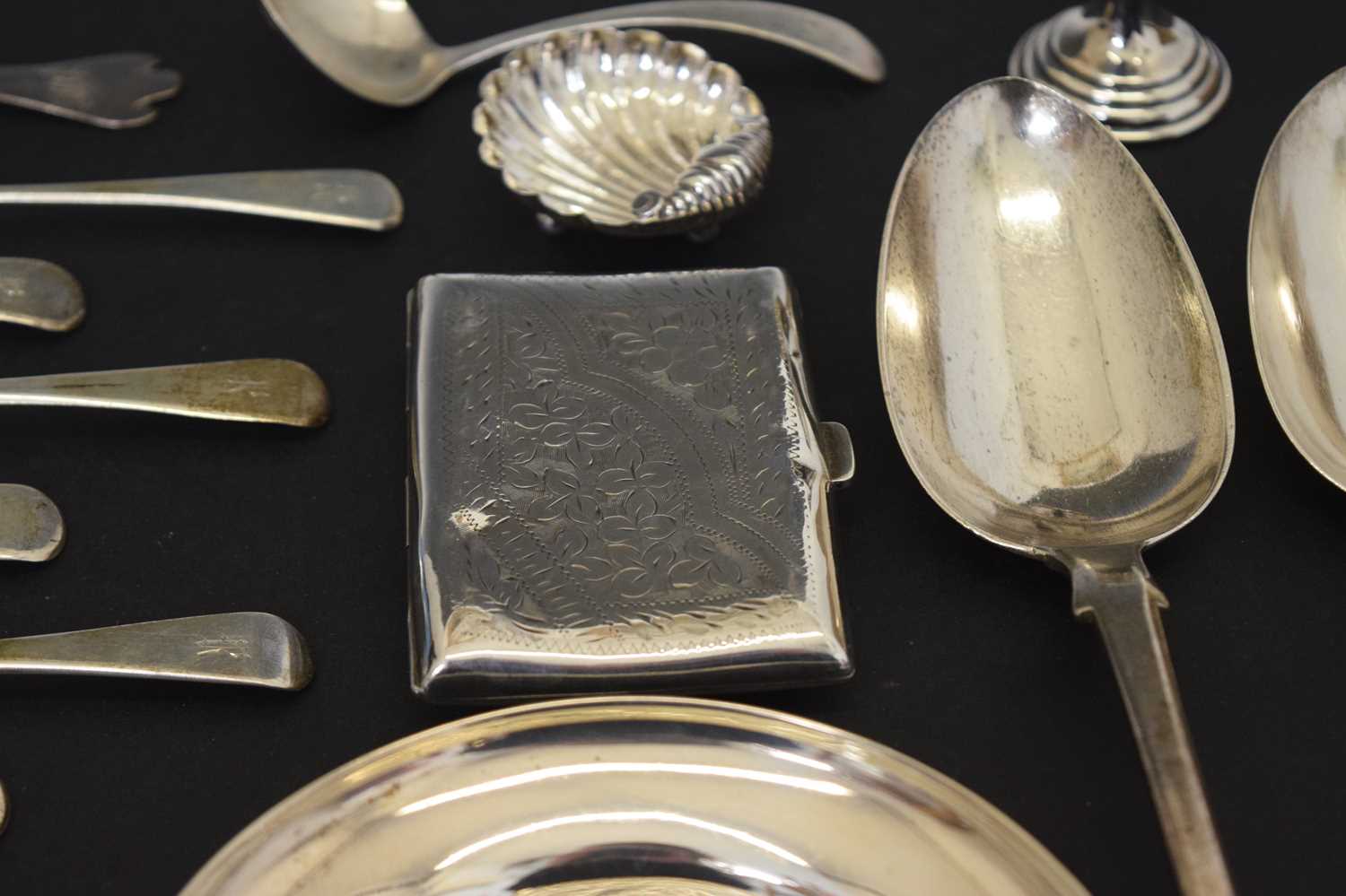 Quantity of silver to include two silver Fiddle pattern tablespoons, etc - Image 4 of 11