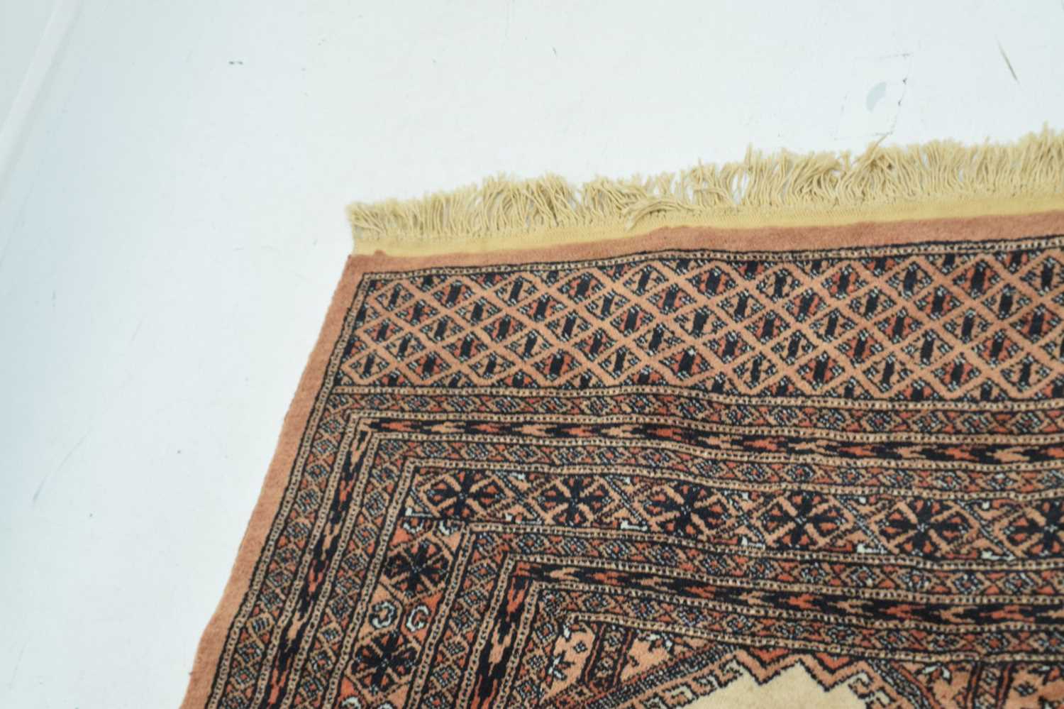 Middle Eastern wool rug - Image 7 of 9