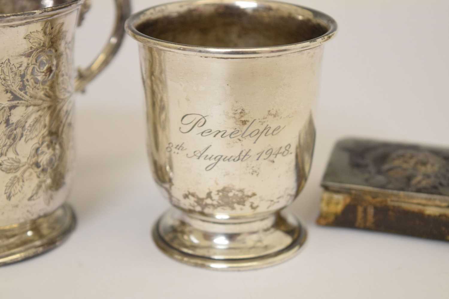 Two silver mugs, and an Edward VII silver mounted prayer book - Bild 3 aus 8