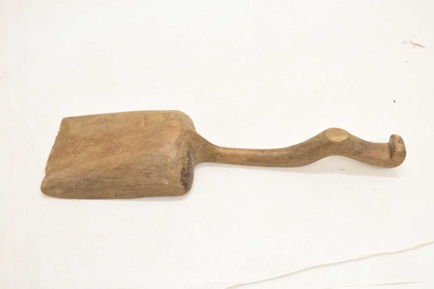 Rustic wooden malt shovel - Bild 6 aus 7