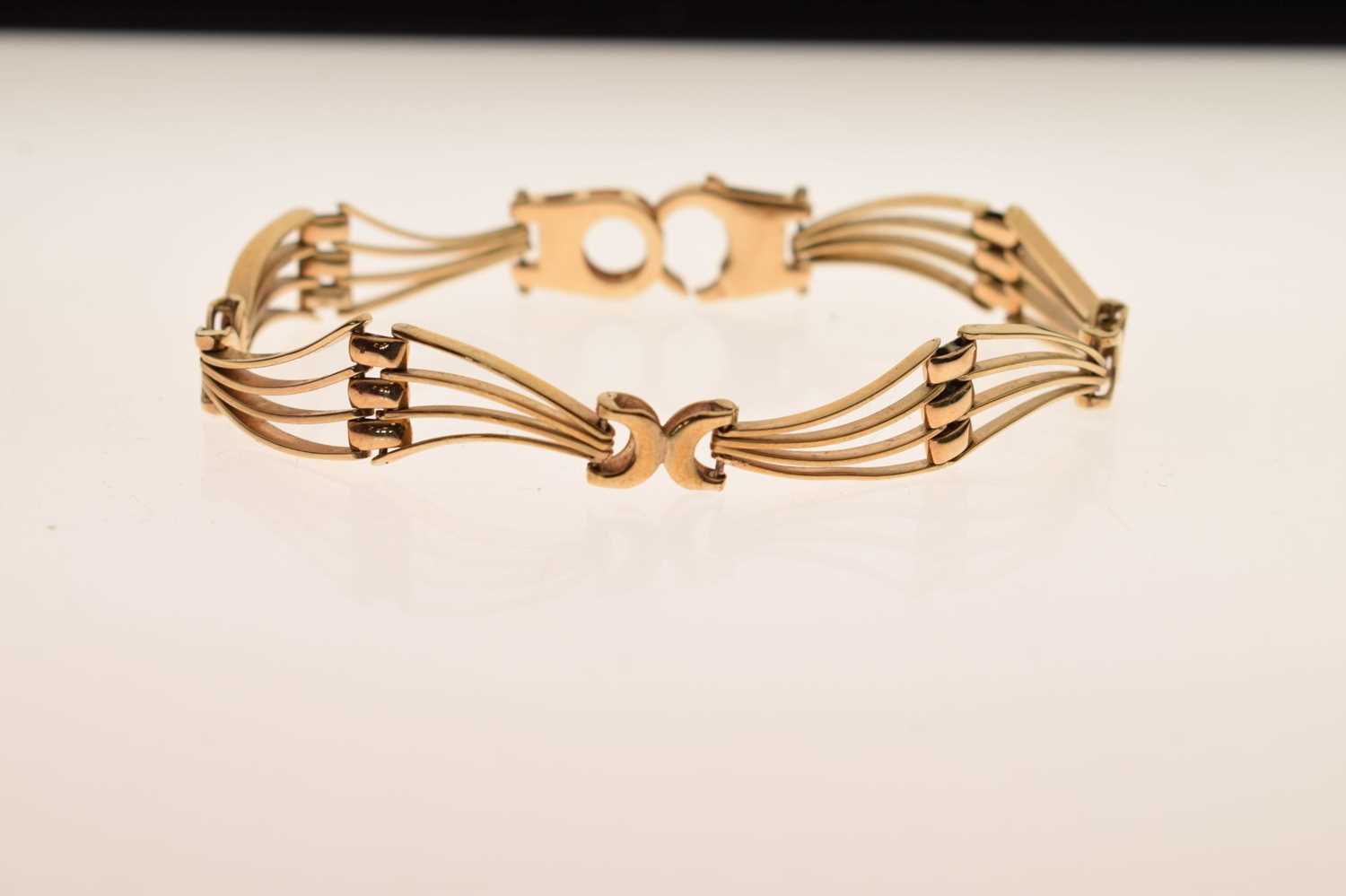 9ct gold fancy gate link bracelet - Image 7 of 7