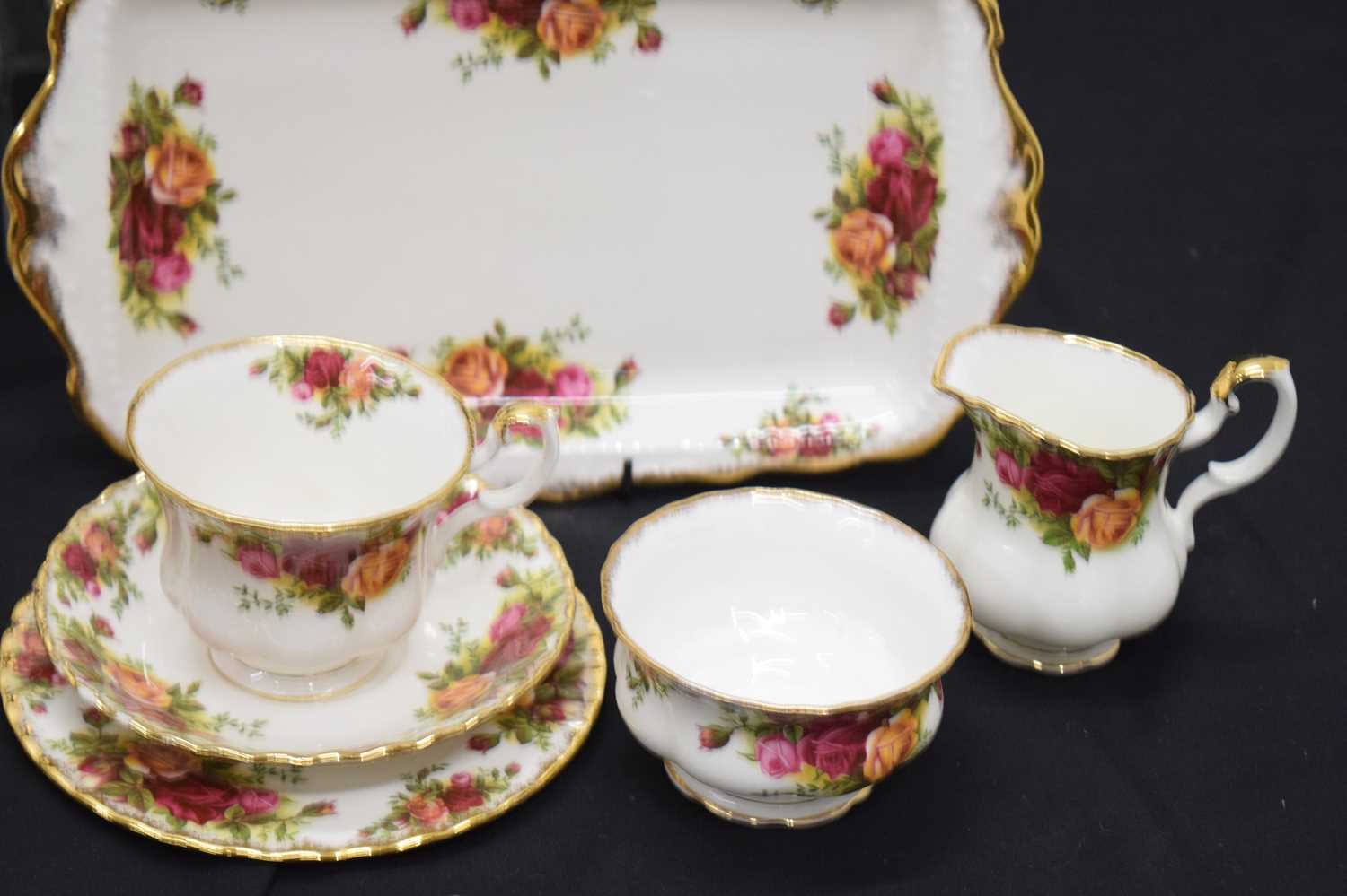 Collection of Royal Albert Old Country dinner and teawares - Image 8 of 14