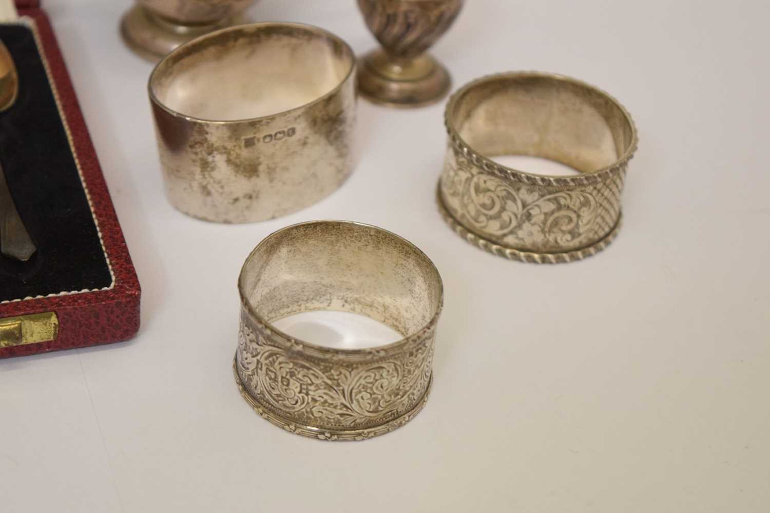 Silver teaspoons (cased), napkin rings, cruet, etc. - Image 4 of 12