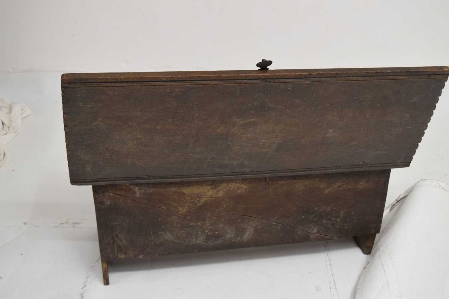 17th century small oak coffer - Image 9 of 10