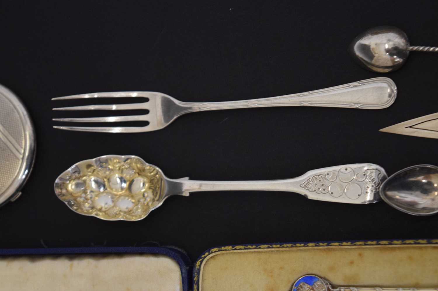 Set of six commemorative silver teaspoons, together with a quantity of silver and white metal item - Image 3 of 11