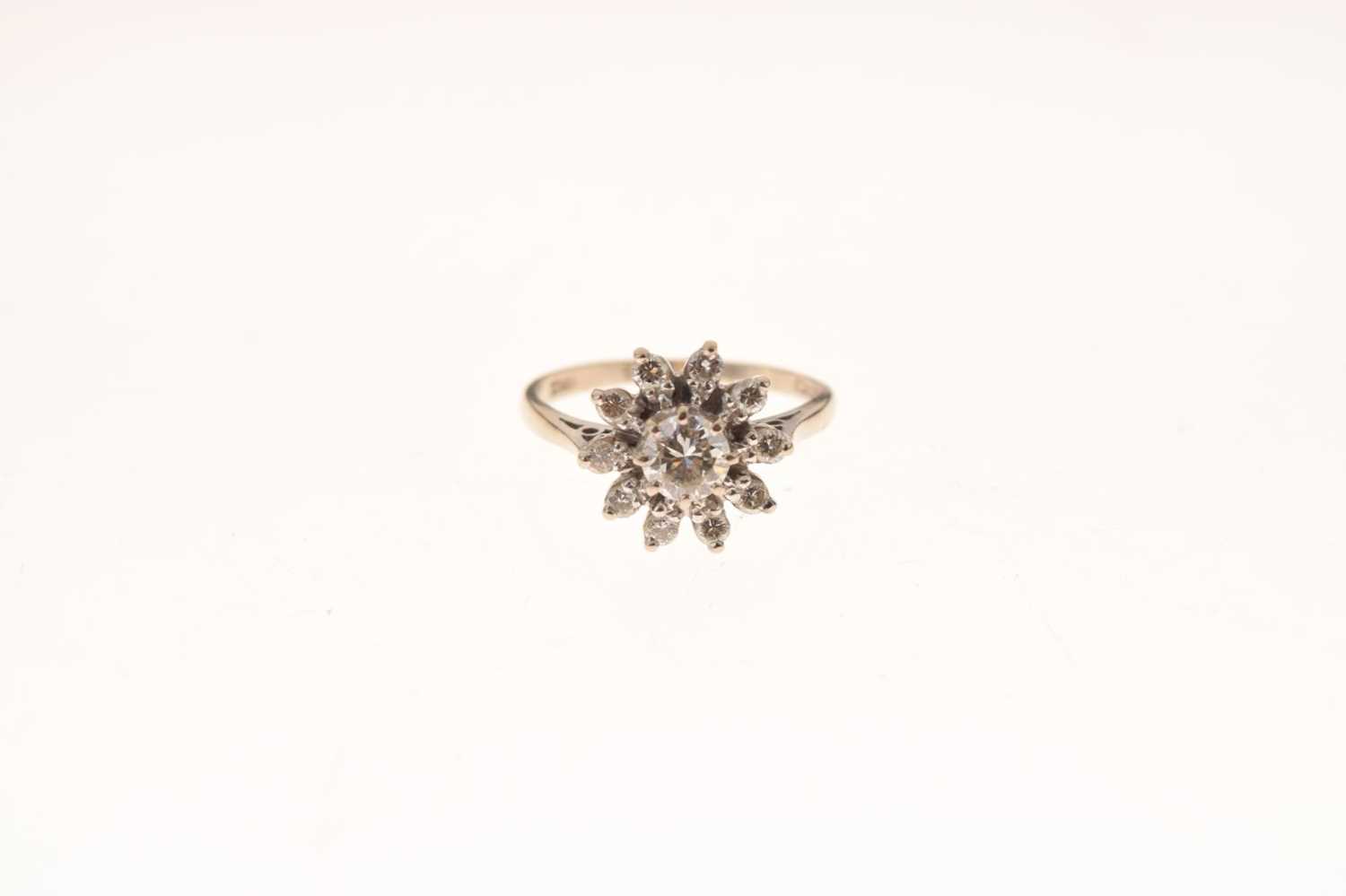 18ct white gold diamond flowerhead cluster ring - Image 2 of 9