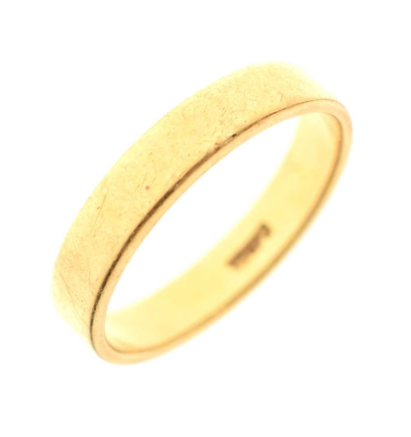 Wedding band of flat section design