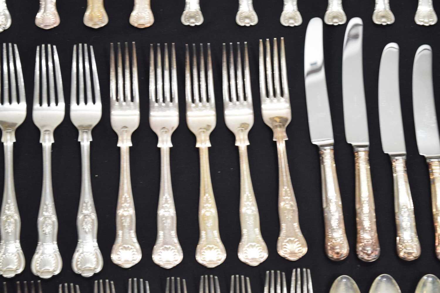 Quantity of silver-plated Kings pattern cutlery - Image 6 of 15