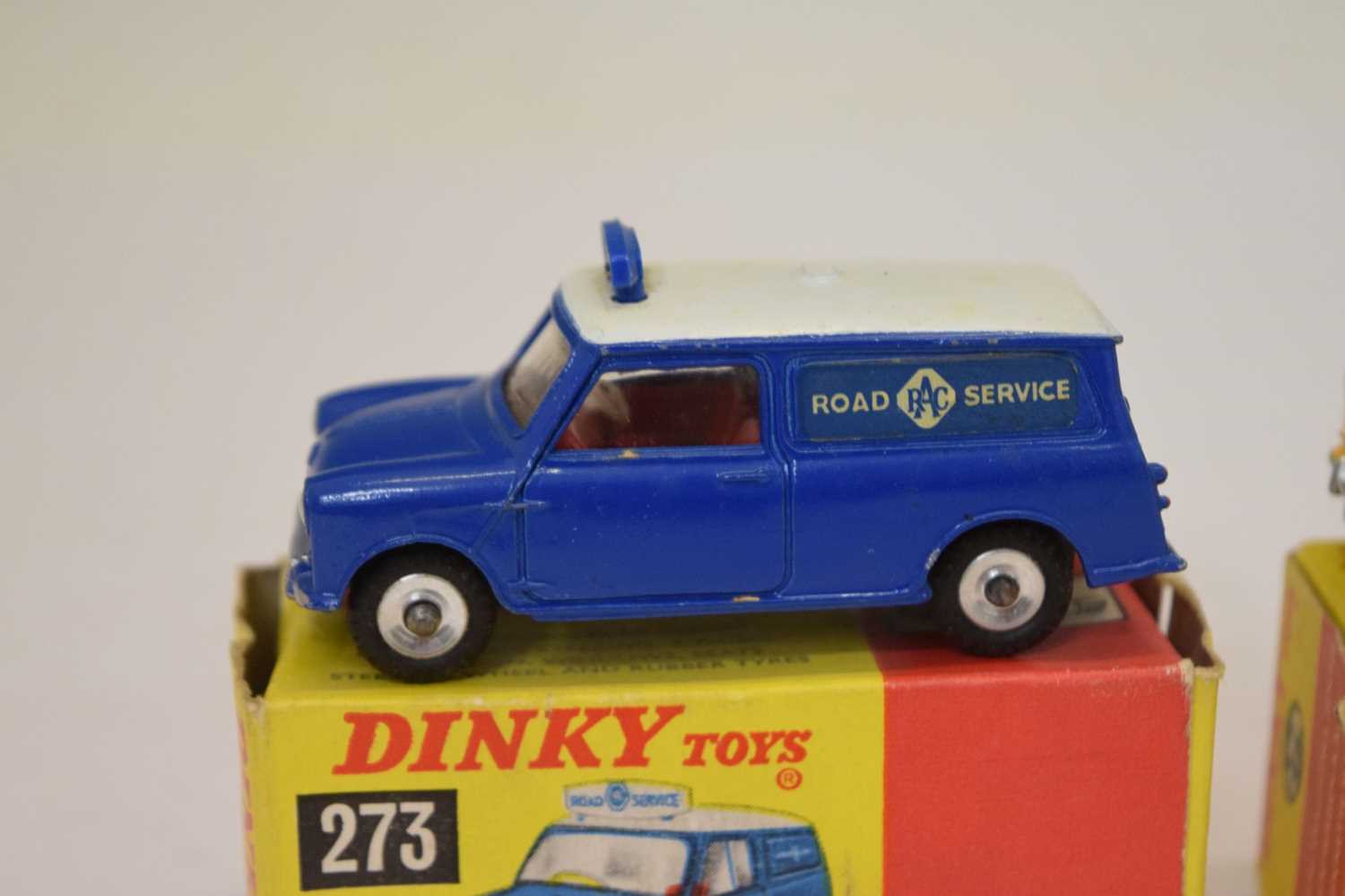 Dinky Toys - Two boxed diecast model vehicles - Image 3 of 9
