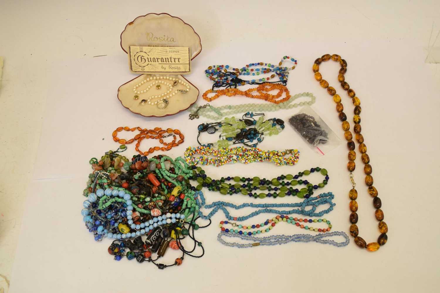 Costume jewellery to include amber, bone, garnet, hardstone bead necklaces and cased simulated pearl - Image 2 of 9