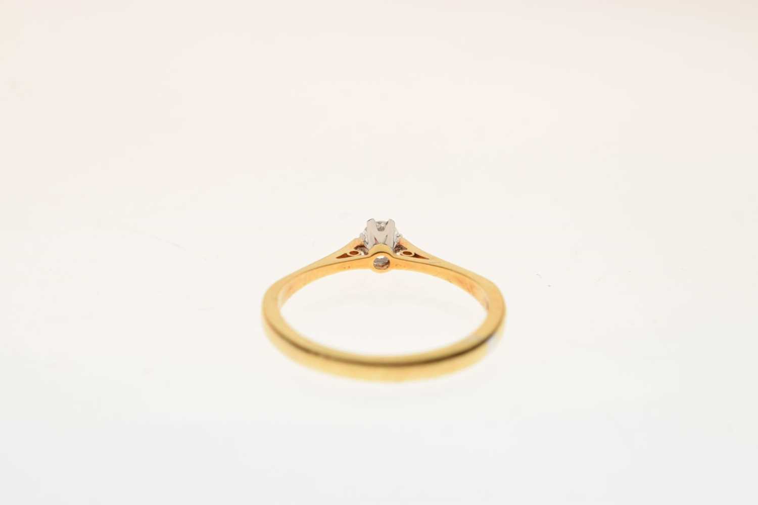 18ct gold solitaire diamond ring - Image 3 of 6