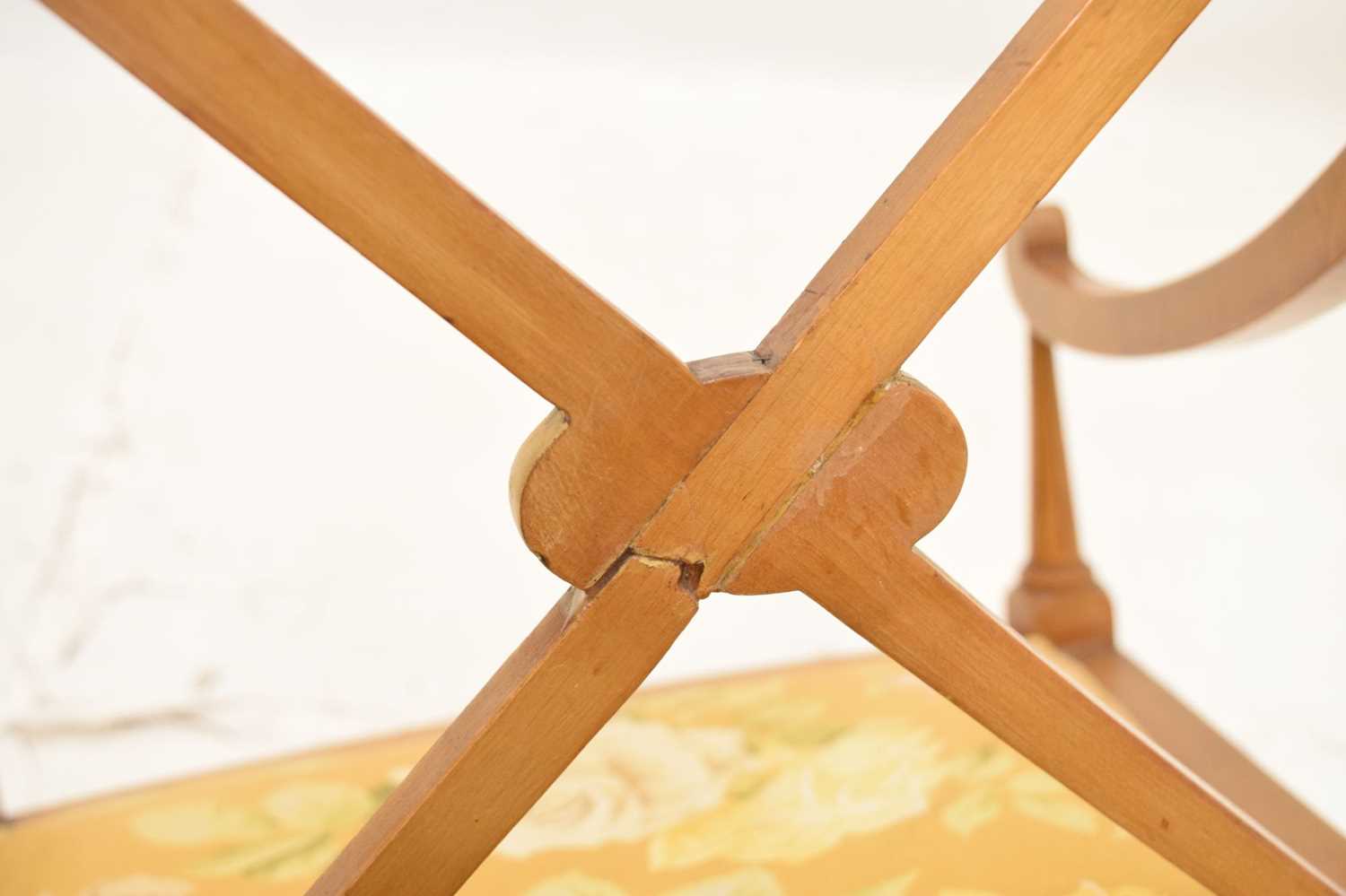 Edwardian crossbanded satinwood Sheraton-style elbow chair - Image 7 of 8