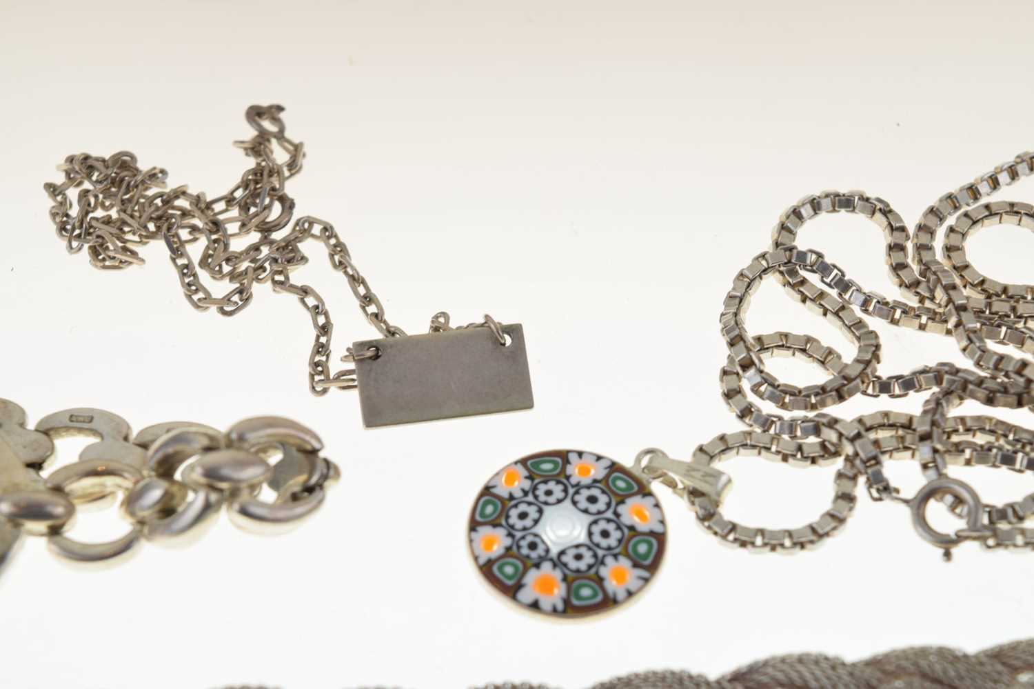 Assorted silver and white metal jewellery - Image 12 of 13