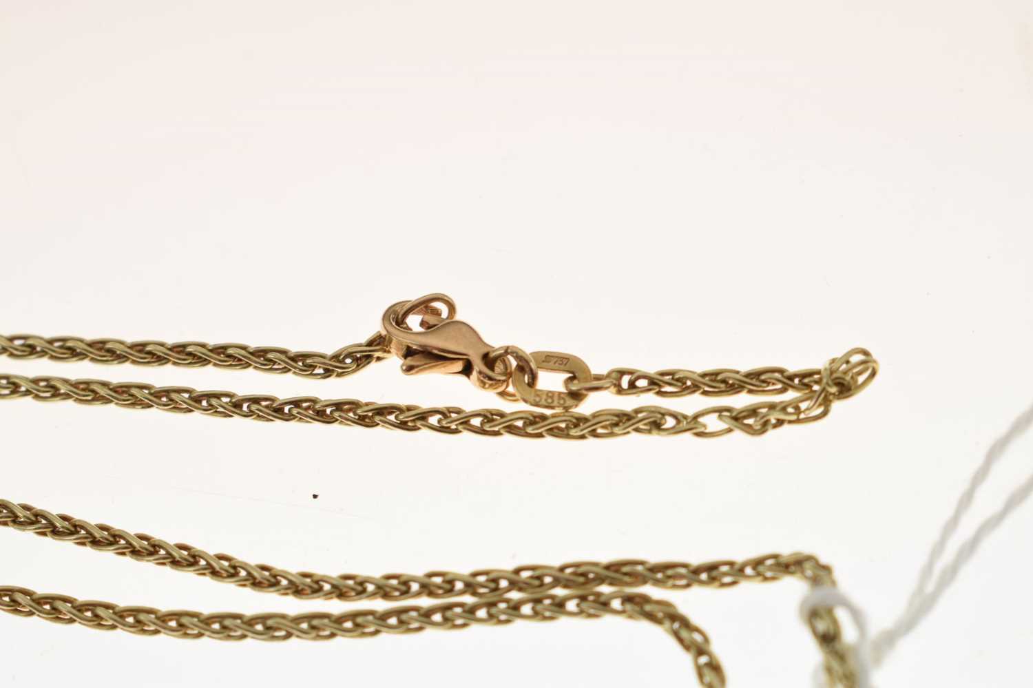 Yellow metal Spiga-style chain, stamped '585' - Image 3 of 4