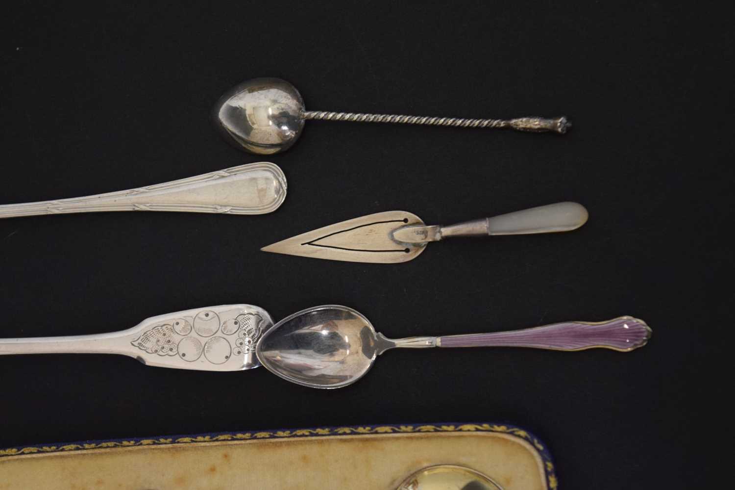 Set of six commemorative silver teaspoons, together with a quantity of silver and white metal item - Image 4 of 11