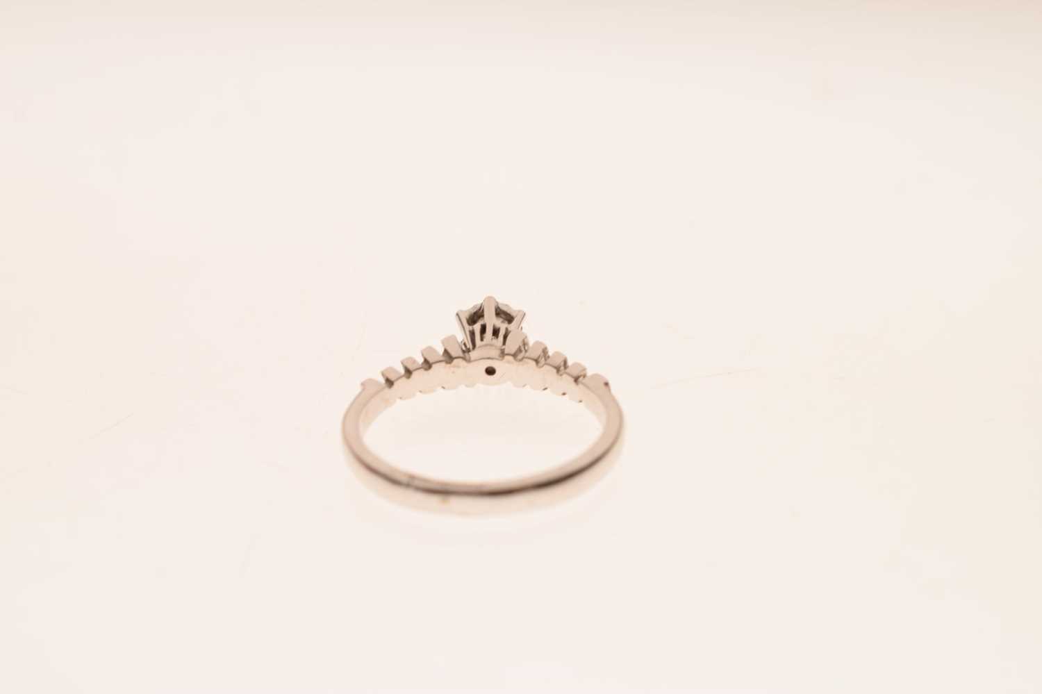 Diamond solitaire 18ct white gold ring - Image 3 of 6