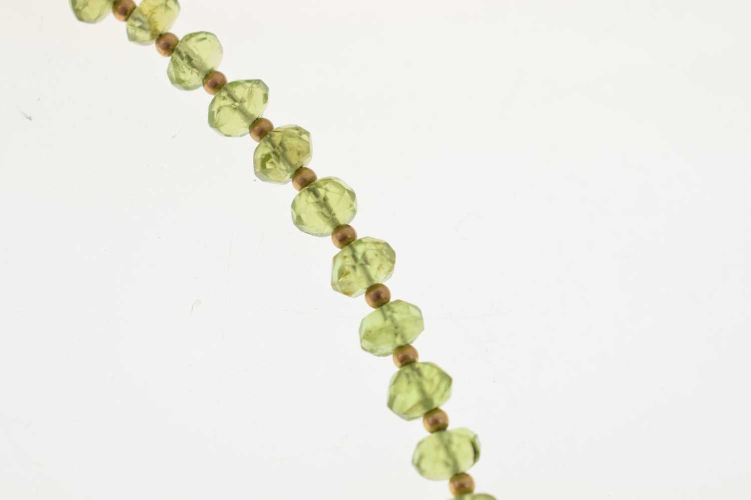 9ct gold and peridot necklace - Image 4 of 9