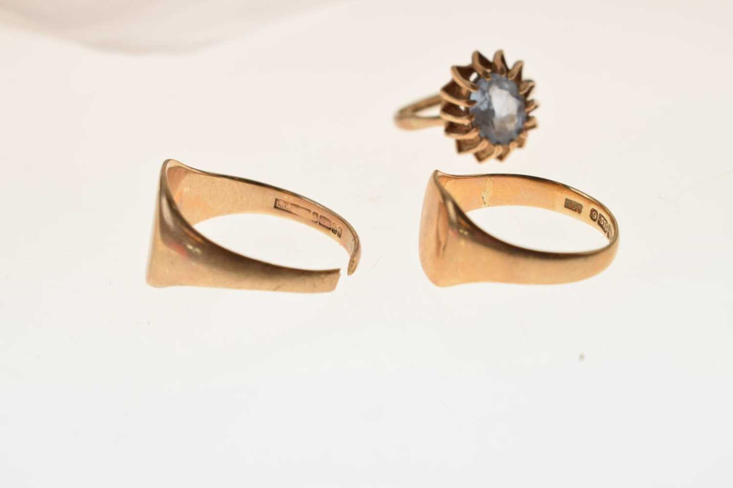 Two 9ct gold signet rings - Image 4 of 10