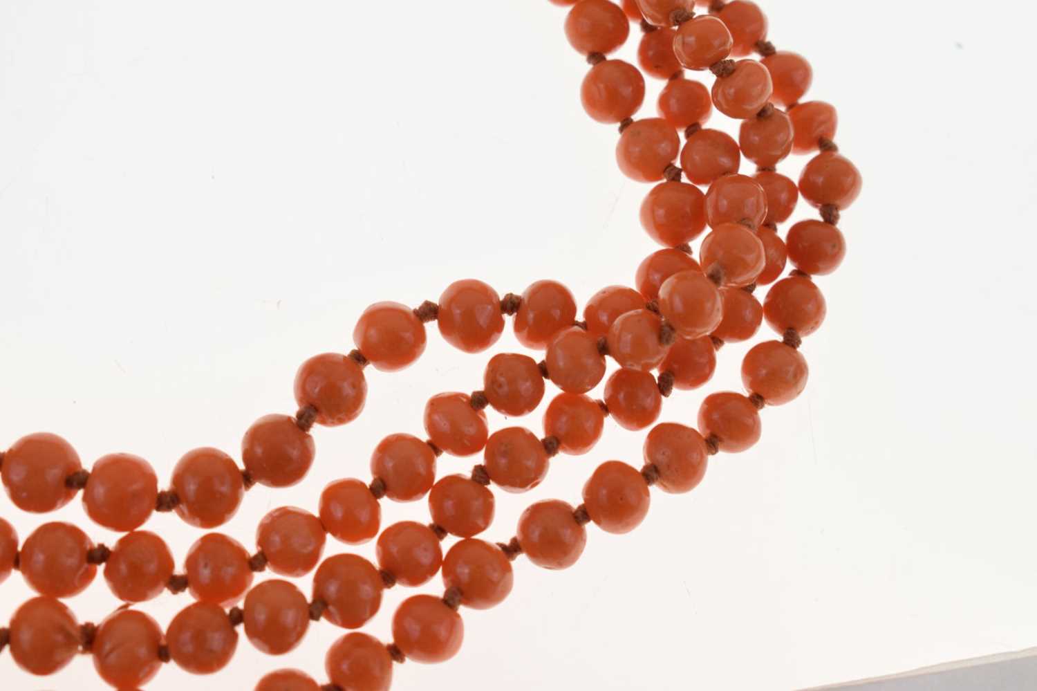 Coral bead necklace - Image 5 of 10