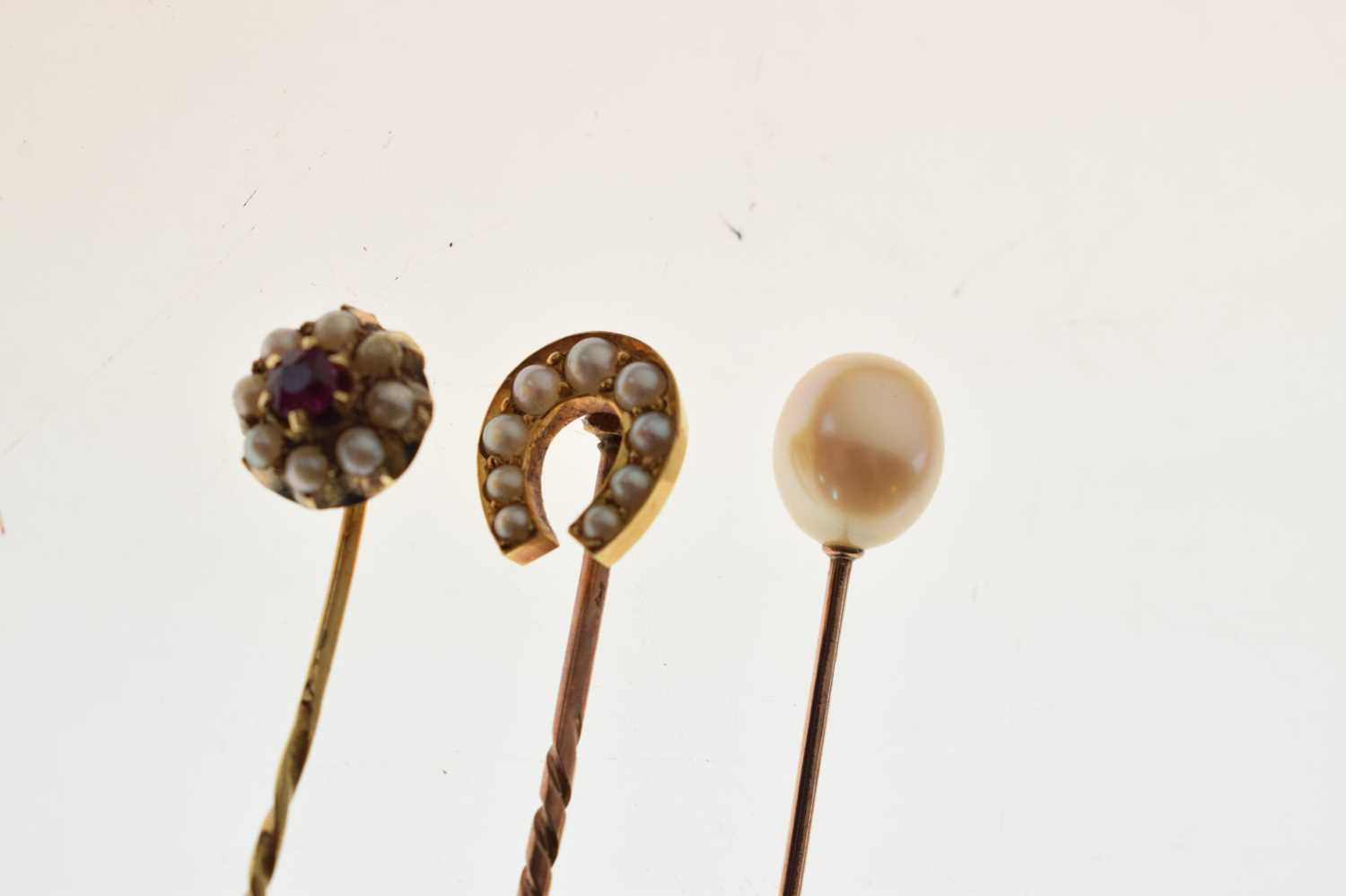 Three pearl set stickpins - Image 2 of 5