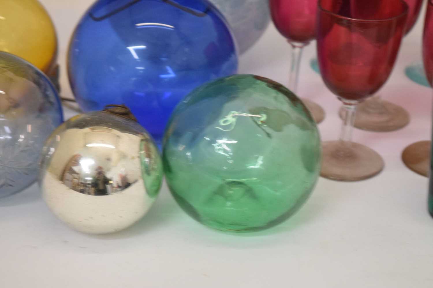 Quantity of coloured glass and glass globes/balls, etc - Image 3 of 11