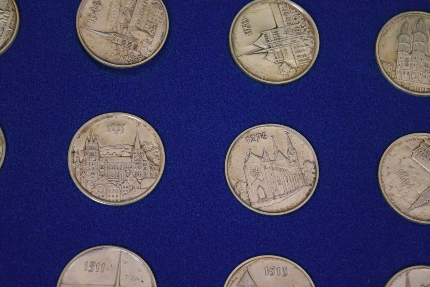 Numis Luzern limited edition 25 silver medallion set celebrating Swiss Churches - Image 7 of 11